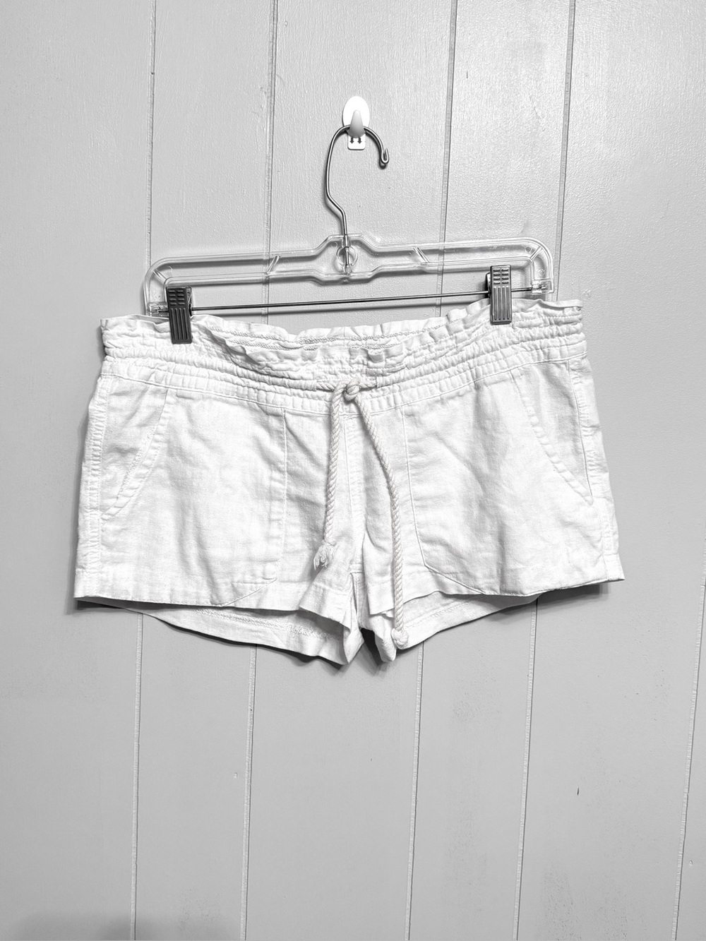 Roxy White Drawstring Linen Blend Athletic Shorts
